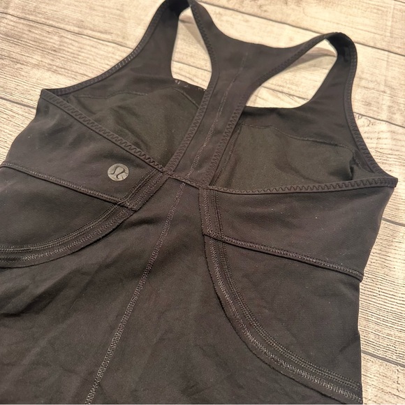 🍋Lululemon black tank size 6🍋 - Picture 6 of 9